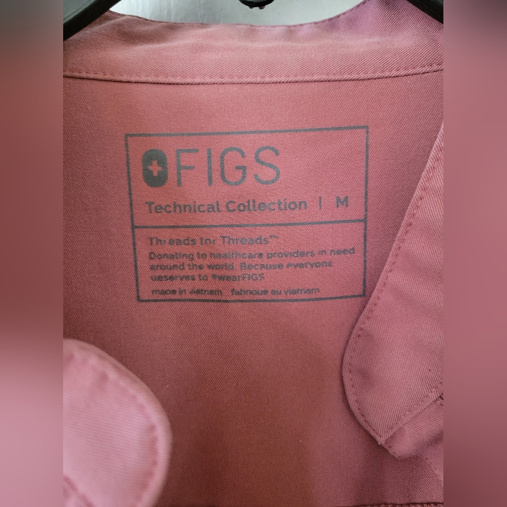 FIGS Scrubs Set Rafeala Oversized Top Kade Pants Mauve Size Medium Petite - Picture 6 of 12